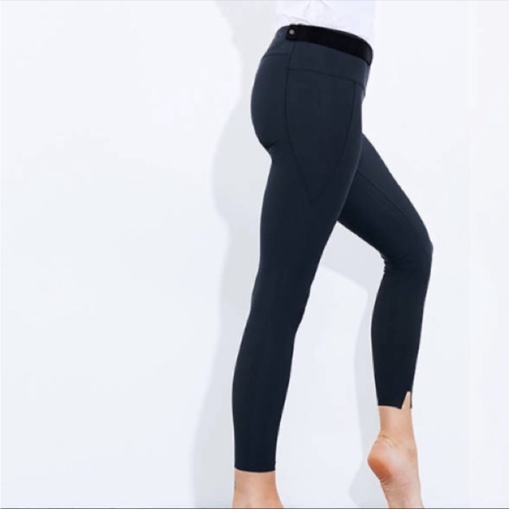 ADAY Crop and Roll Leggings in Midnight Size Medium